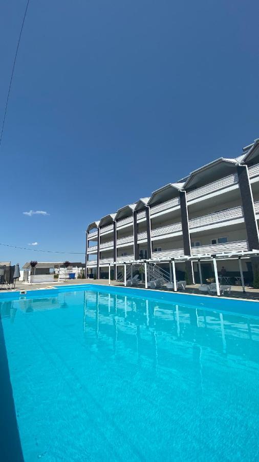 Lazurit Family Hotel Lazurne Eksteriør bilde